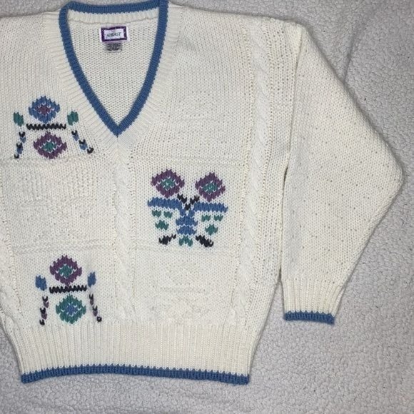 Vintage 62 EAST Knitted V-Neck Sweater: Size Medium - Picture 6 of 10